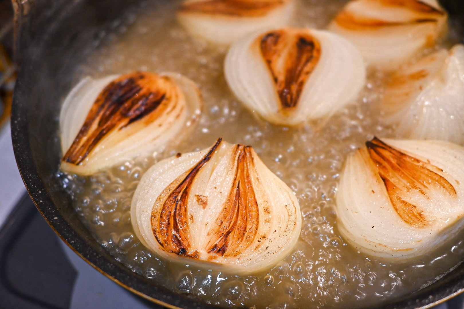 調理中の玉ねぎのグリル