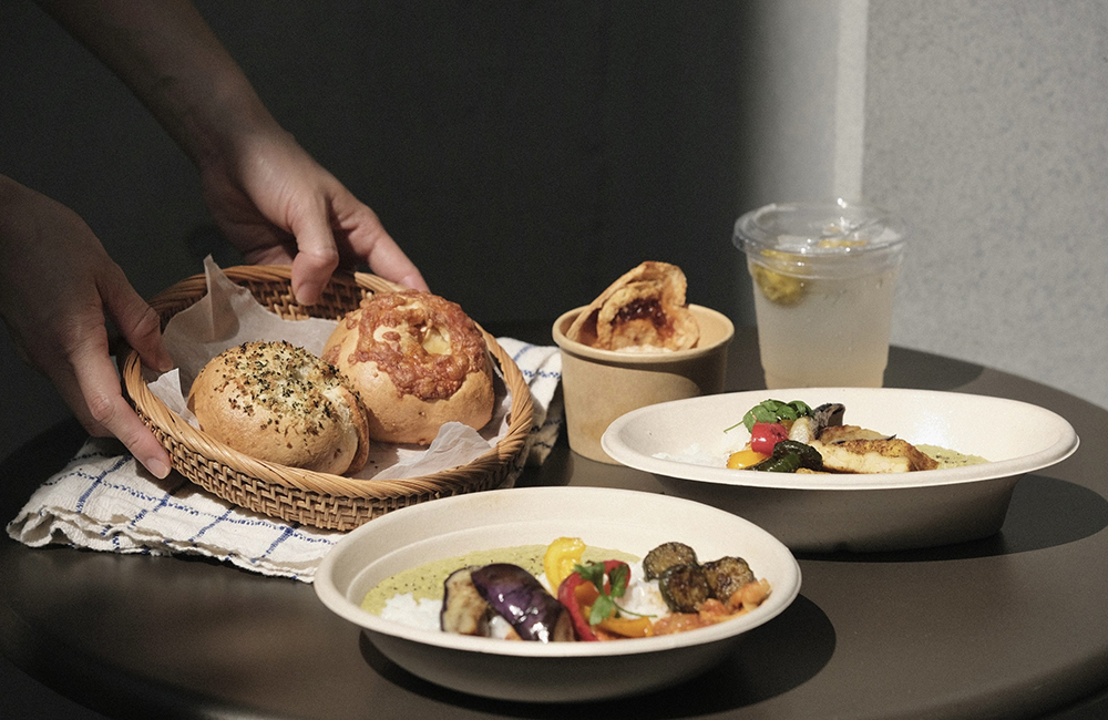 オリジナルのパンとカレー