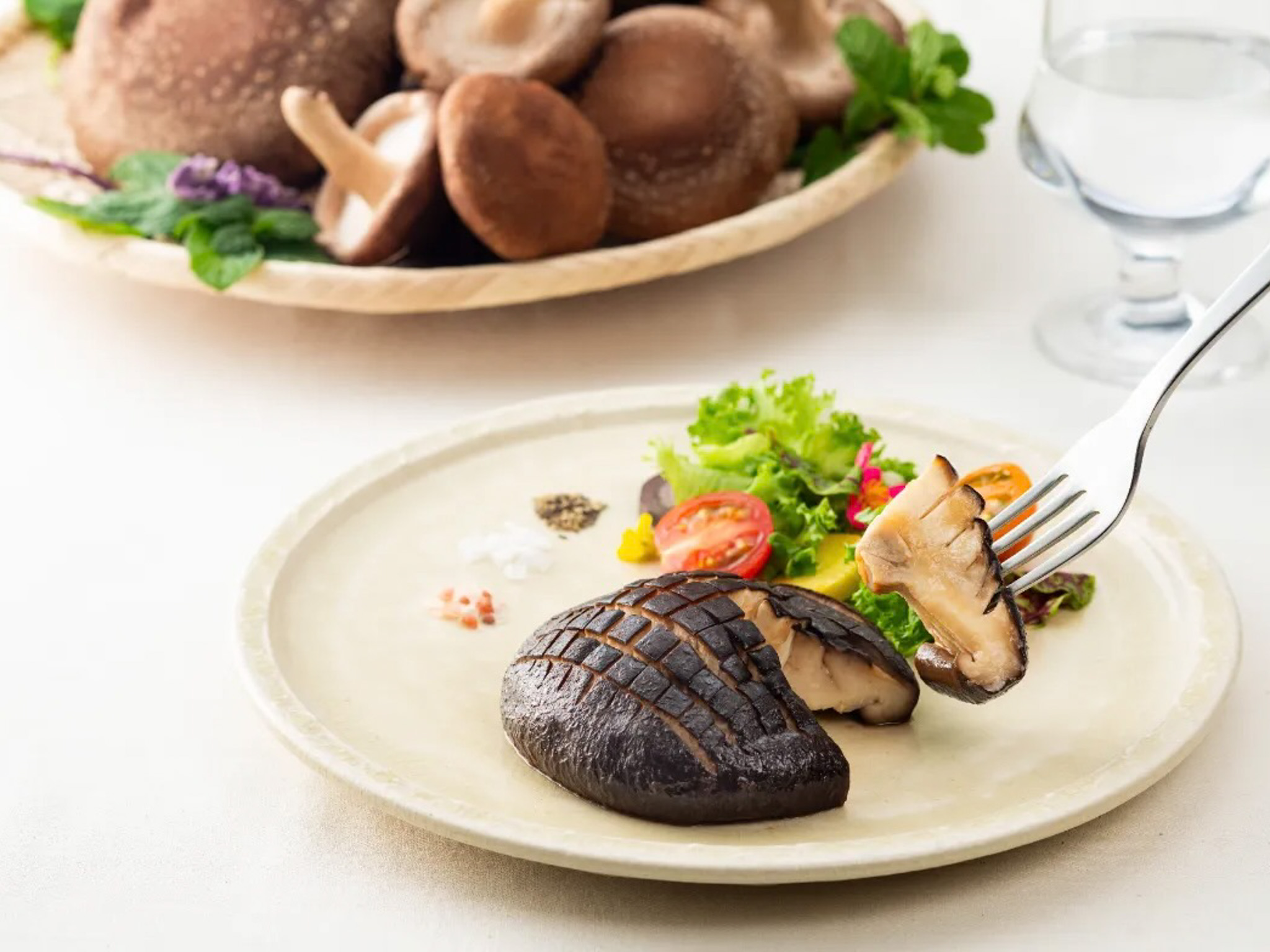 福王しいたけのステーキ（白背景）